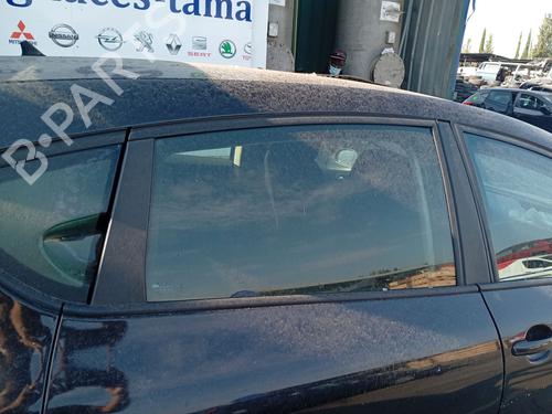 Used Rear right door window Rear right door window 37640929 37640929
