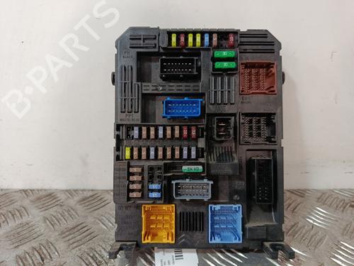 Used Fuse box Fuse box CITROËN C3 III (SX) 1.2 PURETECH 82 (82 hp) 40265924 40265924