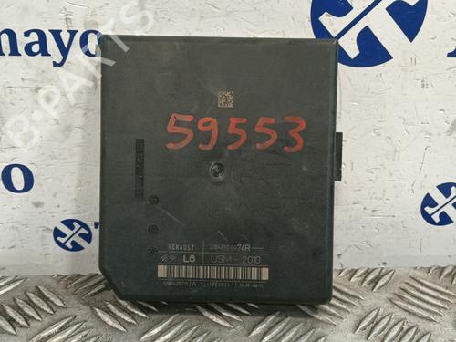 Fuse box RENAULT MASTER III Van (FV) 2.3 dCi 125 FWD (FV0C, FV0D, FV0G, FV0H, FV0J, FV0K,... | BP29811552E1 