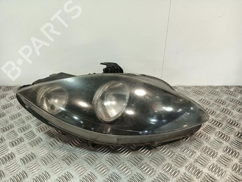 Used Right headlight Right headlight SEAT LEON (1P1) 1.9 TDI (105 hp) 33544256 33544256