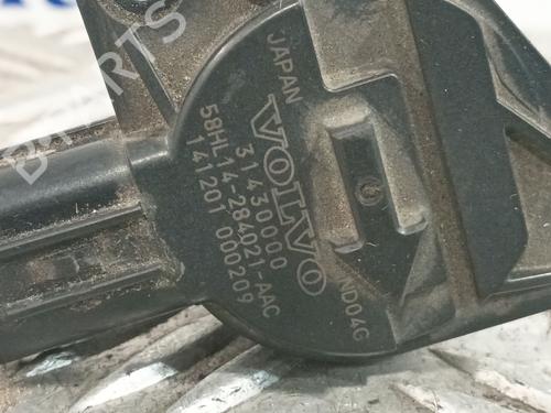 Mass air flow sensor VOLVO V40 Hatchback (525) D3 | BP30533604M95