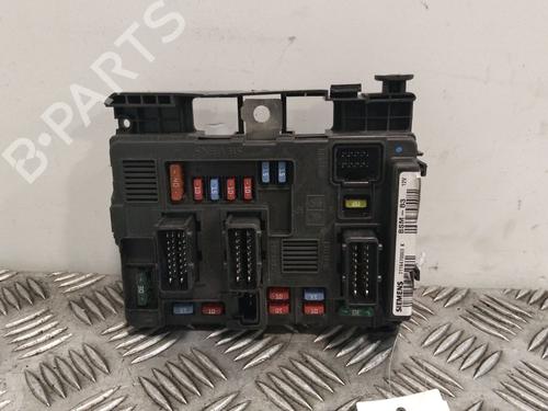 Used Fuse box Fuse box 37607827 37607827