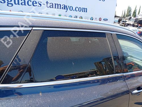 Used Rear right door window Rear right door window 37425949 37425949