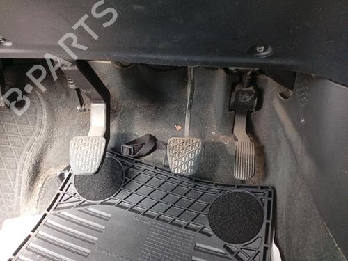 clutch-pedal-mercedes-benz-viano-w639-2003-34716001 main image