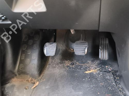 Used Clutch pedal Clutch pedal RENAULT TRAFIC III Van (FG_) 1.6 dCi 120 (FGMB, FGMC) (120 hp) 40299633 40299633