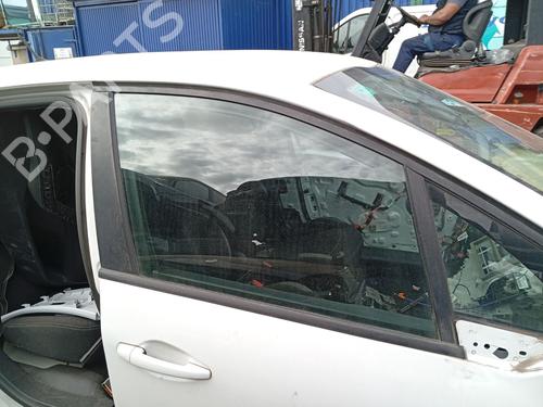 Used Front right door window Front right door window 33557471 33557471