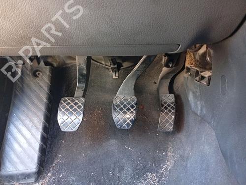 Used Clutch pedal Clutch pedal SEAT EXEO (3R2) 2.0 TDI (143 hp) 33826752 33826752