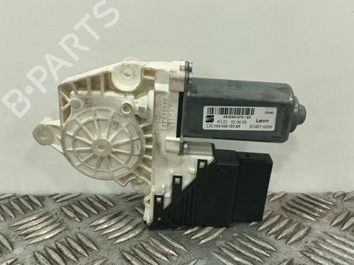 Used Left rear window motor Left rear window motor SEAT LEON (1P1) 1.9 TDI (105 hp) 33028089 33028089