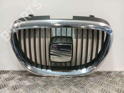 Used Grille Grille SEAT ALTEA (5P1) 1.9 TDI (105 hp) 32868572 32868572