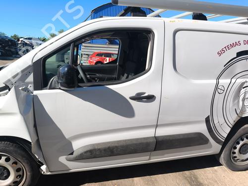 front-left-door-window-toyota-proace-city-box-bodympv-bpz_-2019-40184677 main image