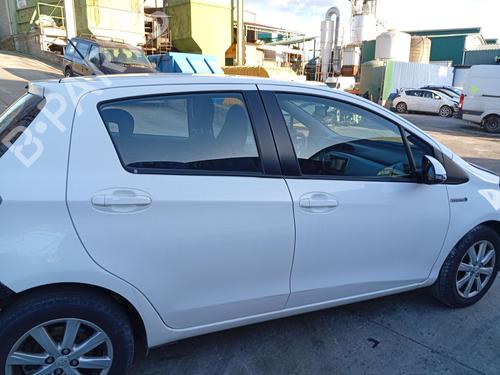Dør højre bagtil Dør højre bagtil TOYOTA YARIS (_P13_) 1.5 Hybrid (NHP130_, NHP130) (101 hp) 35954408 35954408