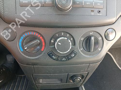 Used Climate control Climate control 38076285 38076285