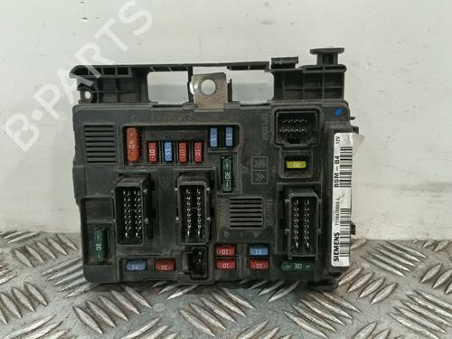Used Fuse box Fuse box PEUGEOT 1007 (KM_) 1.4 HDi (68 hp) 34634736 34634736