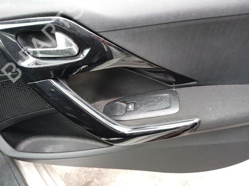 Used Right front window switch Right front window switch PEUGEOT 208 I (CA_, CC_) 1.2 VTI 82 (82 hp) 33557473 33557473