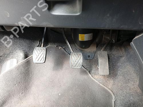 Used Pedal Pedal SUZUKI SWIFT III (MZ, EZ) 1.3 DDiS (RS413D) (69 hp) 35770042 35770042