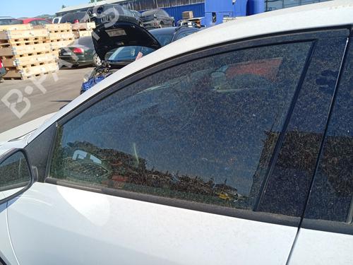 Dør rude ventre foran Dør rude ventre foran RENAULT MEGANE III Hatchback (BZ0/1_, B3_) 1.6 16V (BZ1B, BZ1H) (110 hp) 37473901 37473901