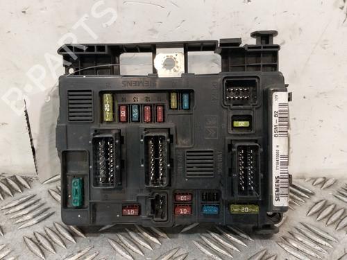 Used Fuse box Fuse box 37793650 37793650