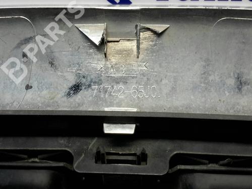 BP6811636C40 | Grill / Grid SUZUKI GRAND VITARA II (JT, TE, TD) 1.9 DDiS All-wheel Drive (JT419, TD44, JB419WD, JB419XD) BP6811636C40