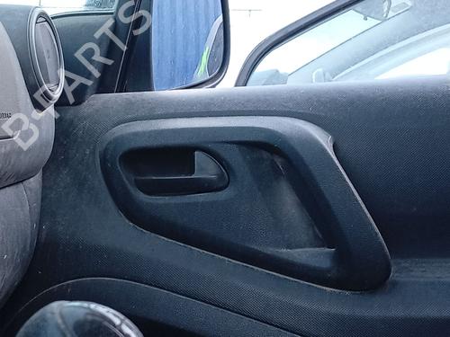 Used Front right interior door handle Front right interior door handle 37419931 37419931
