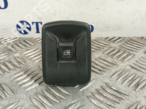 Used Right front window switch DACIA DOKKER Box Body/MPV 1.5 dCi 75 / Blue dCi 75 (FEJW, FEAH) (75 hp) 31038617