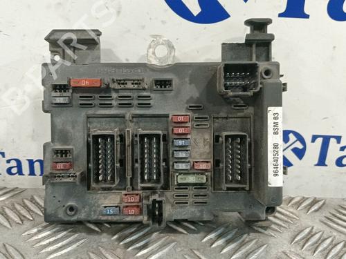 Used Fuse box CITROËN XSARA (N1) 2.0 HDi 90 (90 hp) 30599725