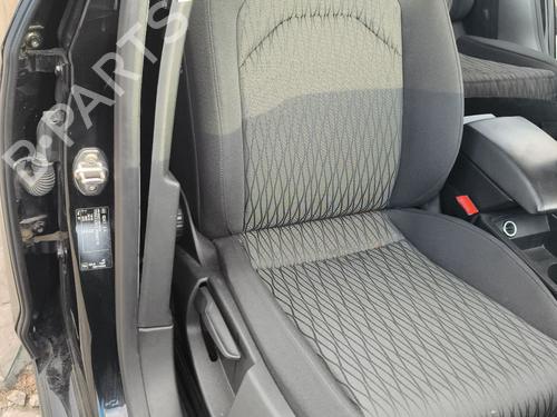 right-front-seat-seat-leon-5f1-2012-2013-2014-2015-2016-2017-2018-2019-2020-2021-40220273 main image