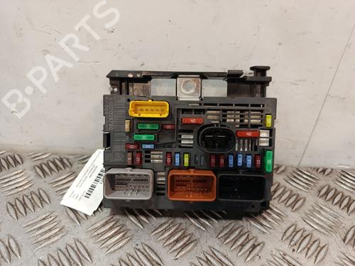 Used Fuse box Fuse box 34475664 34475664