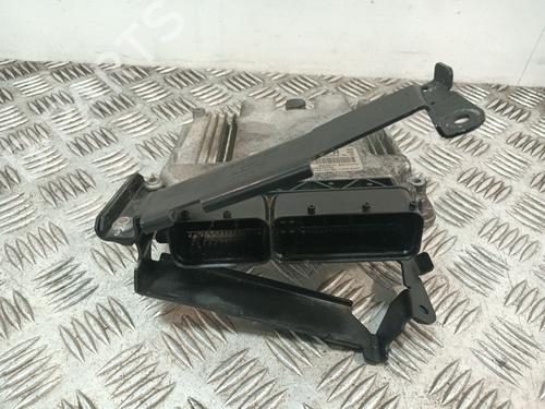 Used Engine control unit (ECU) Engine control unit (ECU) AUDI A3 Sportback (8PA) 2.0 TDI 16V (140 hp) 35792013 35792013