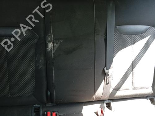 rear-center-seatbelt-renault-kadjar-ha_-hl_-2015-36597199 main image