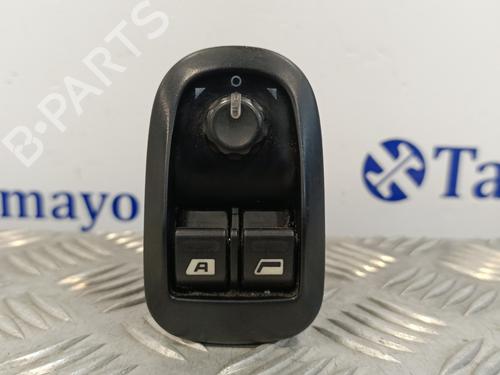 Used Left front window switch PEUGEOT 206 Hatchback (2A/C) 1.4 16V (88 hp) 18031081