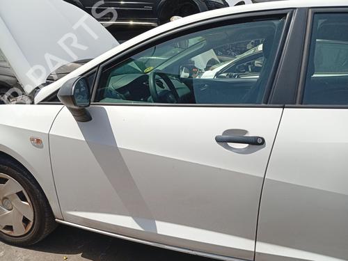 Used Left front door Left front door 37521805 37521805