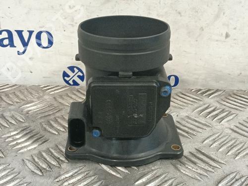 Débitmètre de masse D'Air AUDI A3 (8L1) 1.6 (102 hp) 31857280