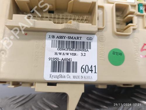 Fuse box HYUNDAI i30 (GD)  | BP21690394E1 