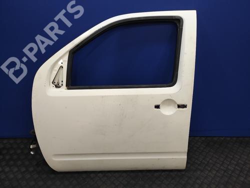 Used Left front door NISSAN PATHFINDER III (R51) 2.5 dCi (174 hp) 12102924