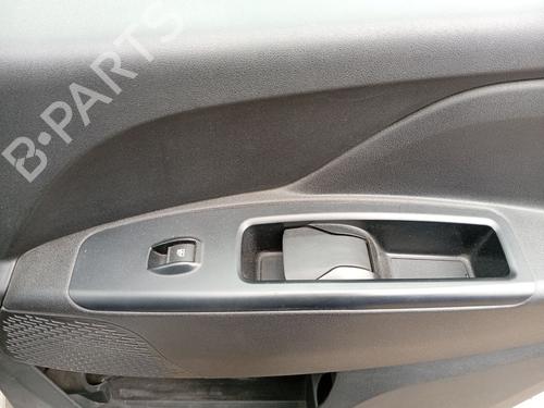 Used Right front window switch Right front window switch 39648745 39648745