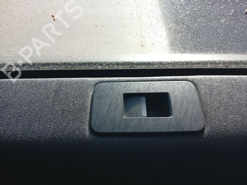 Pulsantiera posteriore sinistra Pulsantiera posteriore sinistra LAND ROVER DISCOVERY SPORT (L550) 2.0 D (150 hp) 36868950 36868950