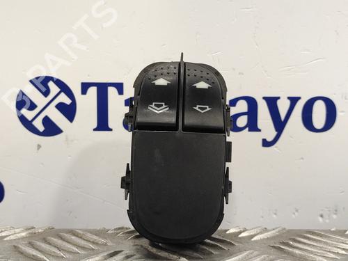 Used Left front window switch FORD FOCUS I (DAW, DBW) 1.6 16V (100 hp) 19523065