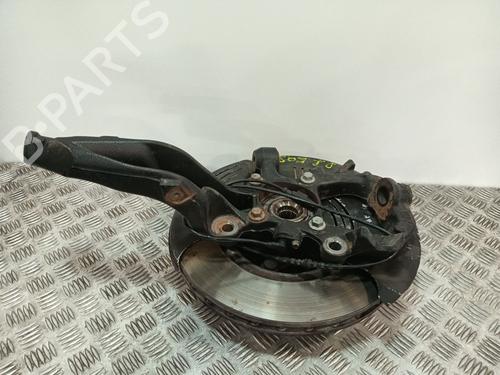 Used Left front steering knuckle Left front steering knuckle LAND ROVER DISCOVERY IV (L319) 3.0 SDV6 4x4 (256 hp) 32868507 32868507