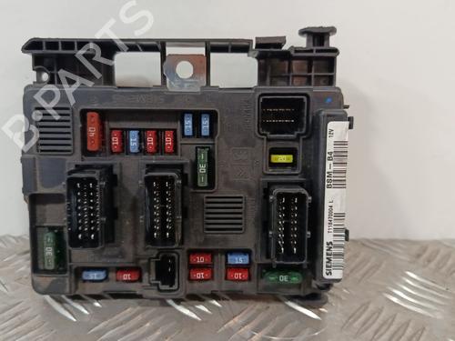 Used Fuse box Fuse box 38993024 38993024