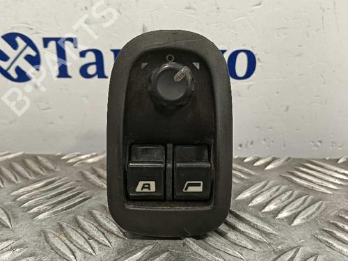 Used Left front window switch CITROËN XSARA (N1) 1.6 i (88 hp) 29136313