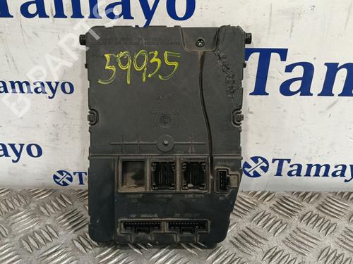 Used Fuse box RENAULT MEGANE II Saloon (LM0/1_) 1.5 dCi (LM1E) (106 hp) 31538666