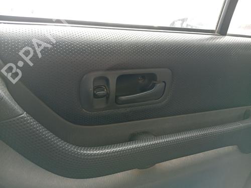 Puxador interior trás direito Puxador interior trás direito HONDA CR-V I (RD) 2.0 16V 4WD (RD1, RD3) (128 hp) 35895874 35895874