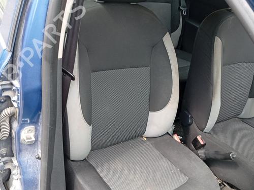 right-front-seat-dacia-sandero-ii-2012-36998439 main image