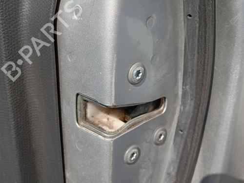 Højre fortil lås Højre fortil lås SUZUKI SWIFT III (MZ, EZ) 1.3 DDiS (RS413D) (69 hp) 35751557 35751557