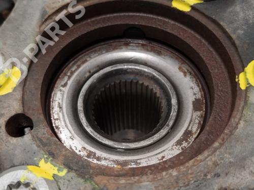 Left front steering knuckle VW TOURAN (1T1, 1T2) 1.9 TDI | BP879543M25