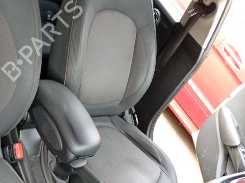 Asiento delantero izquierdo Asiento delantero izquierdo 37700885 37700885