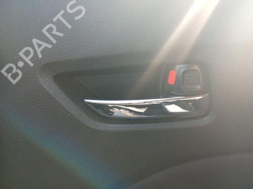 Højre fortil invendig håndtag Højre fortil invendig håndtag SUZUKI VITARA (LY) 1.0 (APK 310) (111 hp) 37446481 37446481
