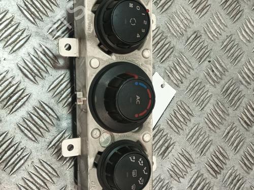 Used Climate control Climate control RENAULT MASTER III Van (FV) 2.3 dCi 145 FWD (FV0E, FV0F, FV0H, FV02, FV0M, FV0S,... (146 hp) 40089387 40089387