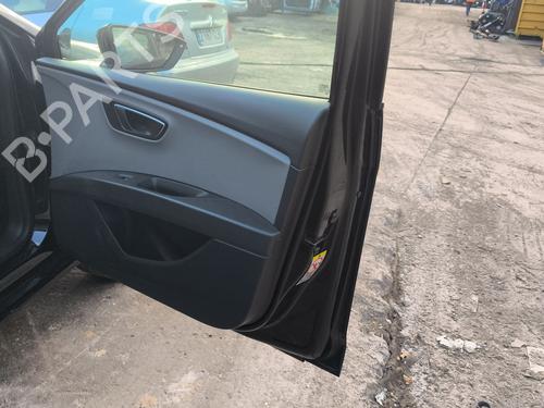 Used Front right panel Front right panel SEAT LEON (5F1) 2.0 TDI (110 hp) 40220300 40220300