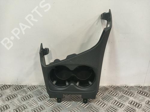 Suporte copos/Objectos Suporte copos/Objectos PEUGEOT 3008 II SUV (MC_, MR_, MJ_, M4_) 1.2 THP/ PureTech 130 (MRHNSM, MRHNSU, MRHNSJ, MRHNYW,... (131 hp) 34694279 34694279